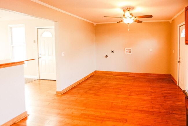 Building Photo - Well maintaned and clean two bedroom home ...