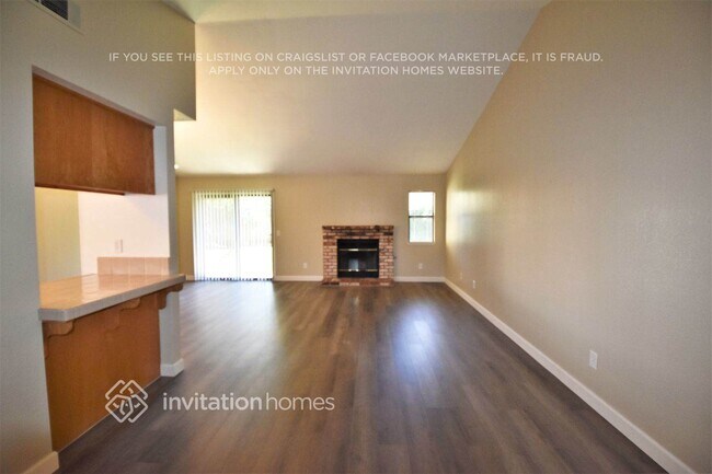 Foto del edificio - 5032 Laguna Park Dr