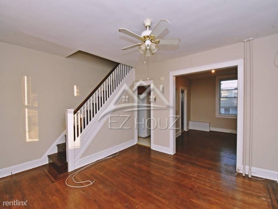 Primary Photo - 3 br, 1 bath Apartment - 3318 Ravenwood Ave.