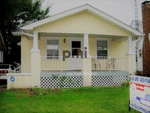 Building Photo - 2143 E Wood St