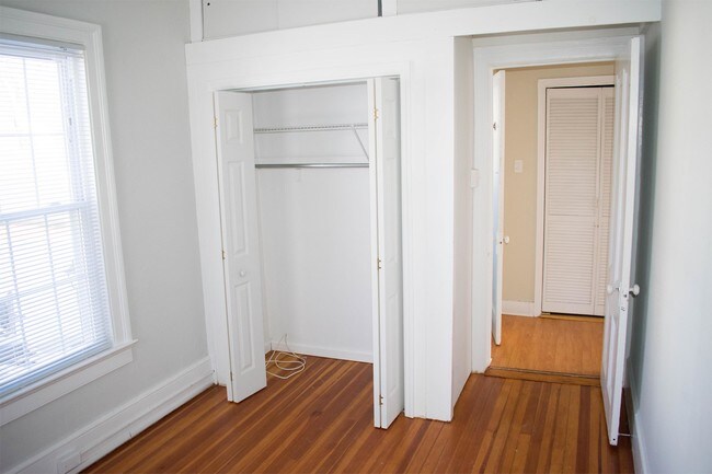 Building Photo - Thompson House - Apt A