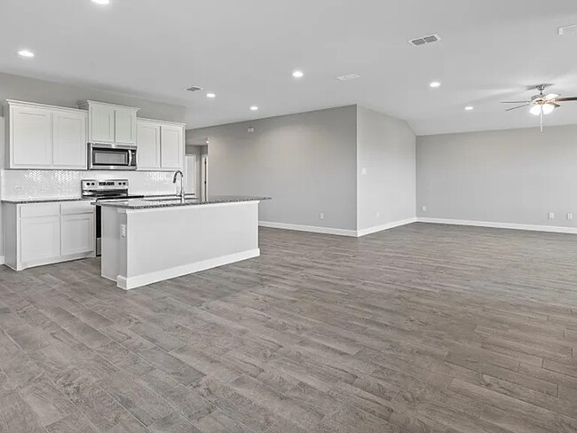 Foto del edificio - 1337 Elmwood Dr