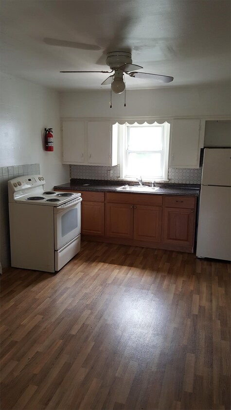 Primary Photo - 634 E Atlantic Ave
