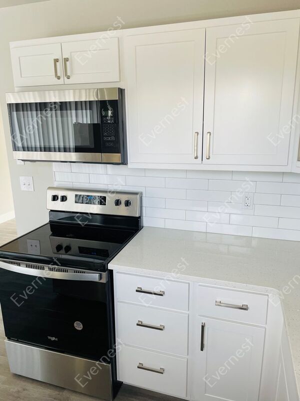 Foto del edificio - 2430 W Stuart St