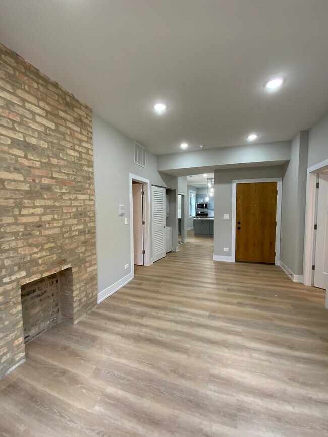 Foto del edificio - 440 W Belden Ave