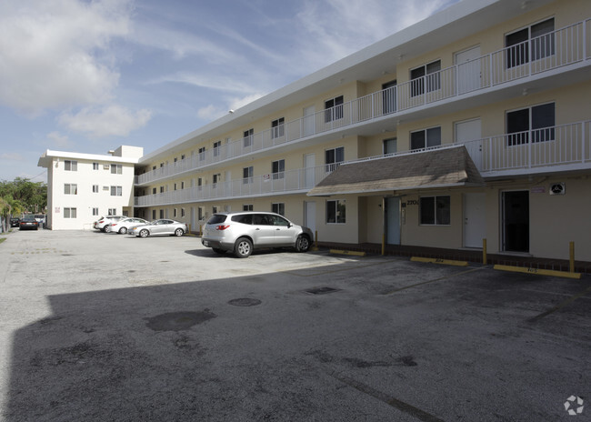 2701 SW 10th St - Apartamentos Gijon