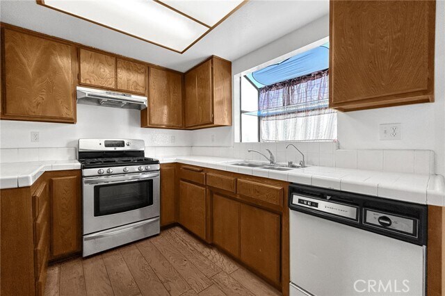 Building Photo - 1808 Huntington Dr