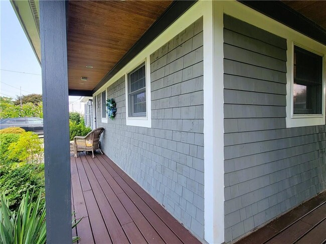 Building Photo - 5 Harold's Ln