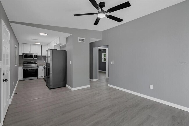 Building Photo - 315 Bayview St