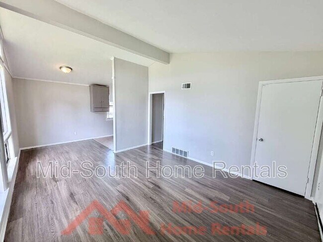 Building Photo - 2298 Dells Ave