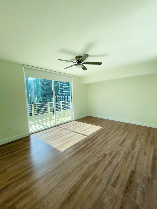 Foto del edificio - 110 SW 12th St