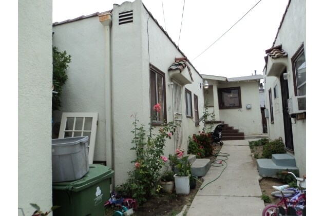 Building Photo - 651 Mathews St