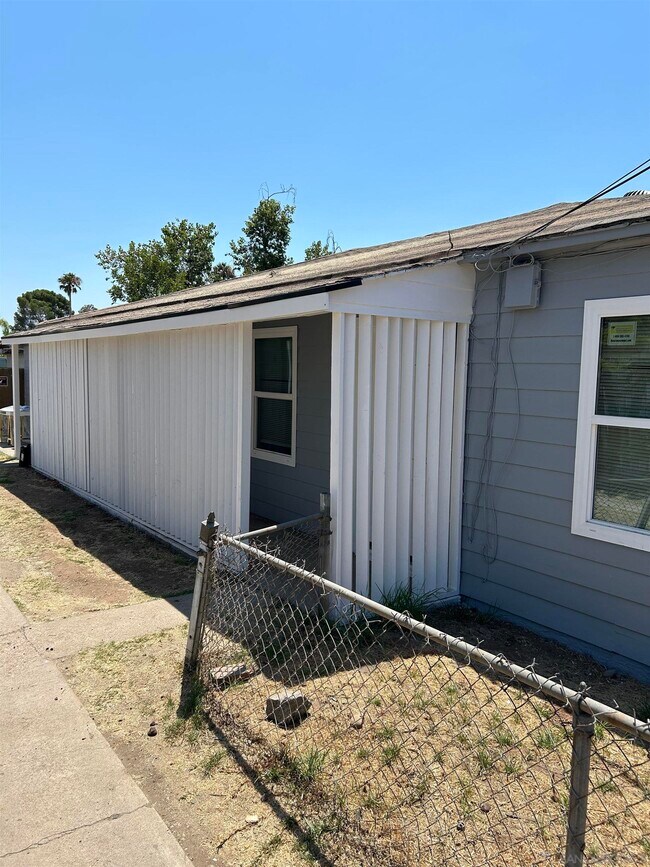 Foto del edificio - 7041 Stanford Ave