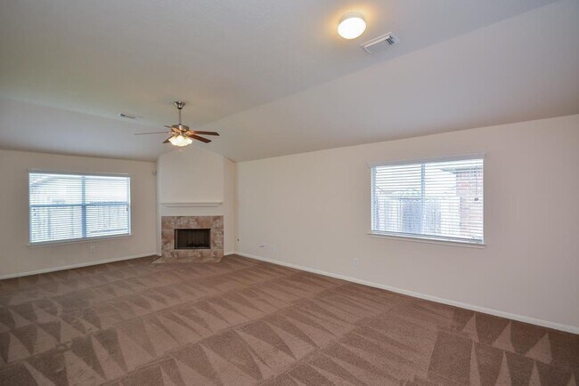 Foto del edificio - 8334 Loetsch Ridge Way