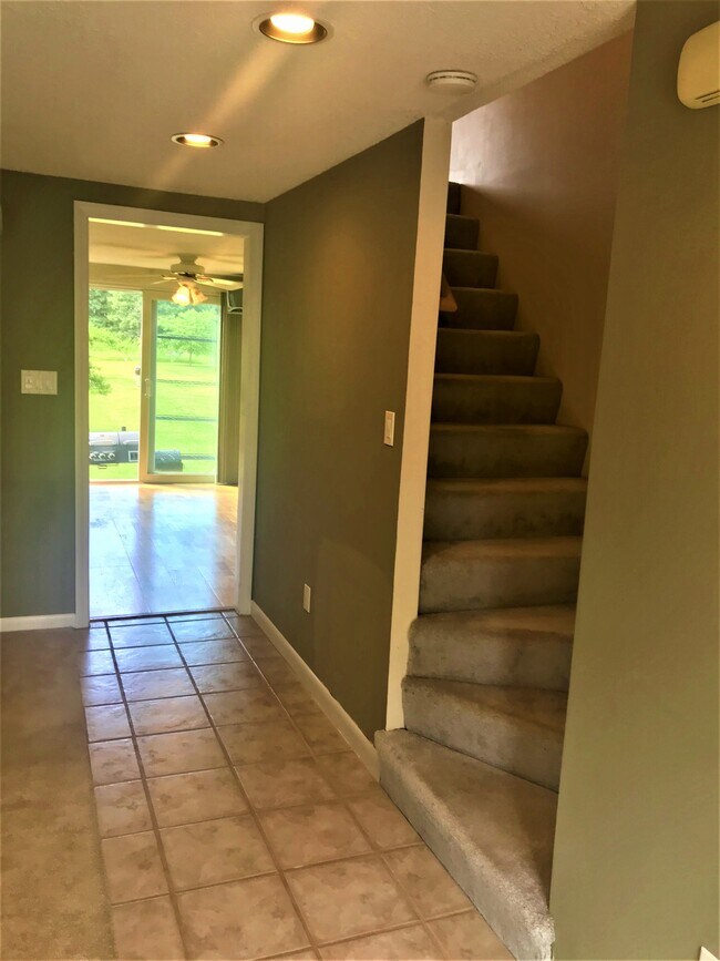 Building Photo - 18 Westford Rd