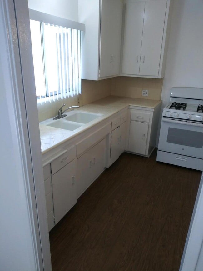 Foto del edificio - 4323 Ventura Canyon Ave