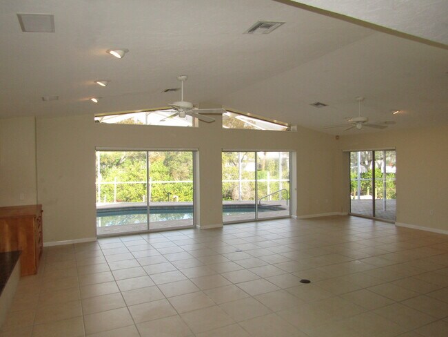 Building Photo - 468 Bellini Cir