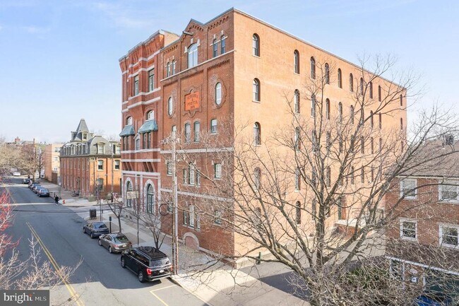 Building Photo - 825 N 29th St