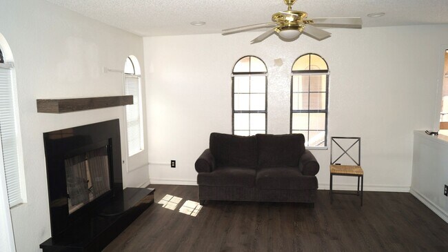 Foto del edificio - End Unit with Strip Views