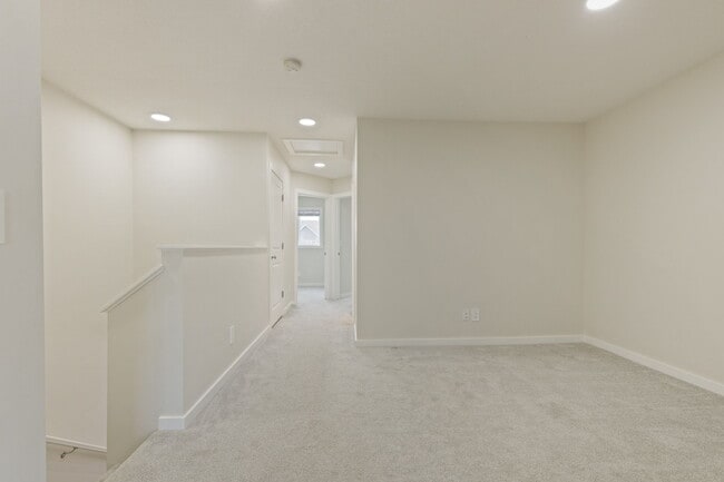 Building Photo - 23 Heirloom Blvd SE