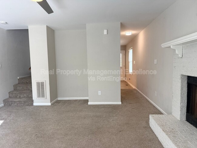 Building Photo - 2922 Glenridge Dr