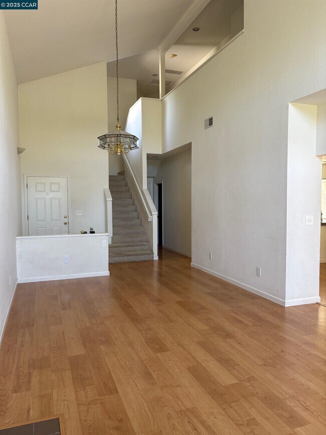 Building Photo - 1029 Lakeridge Pl