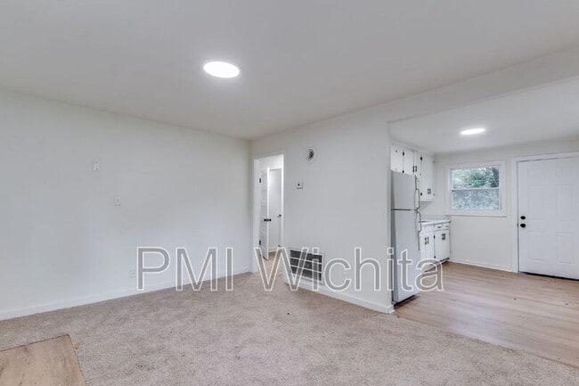 Foto del edificio - 4311 E Lincoln St