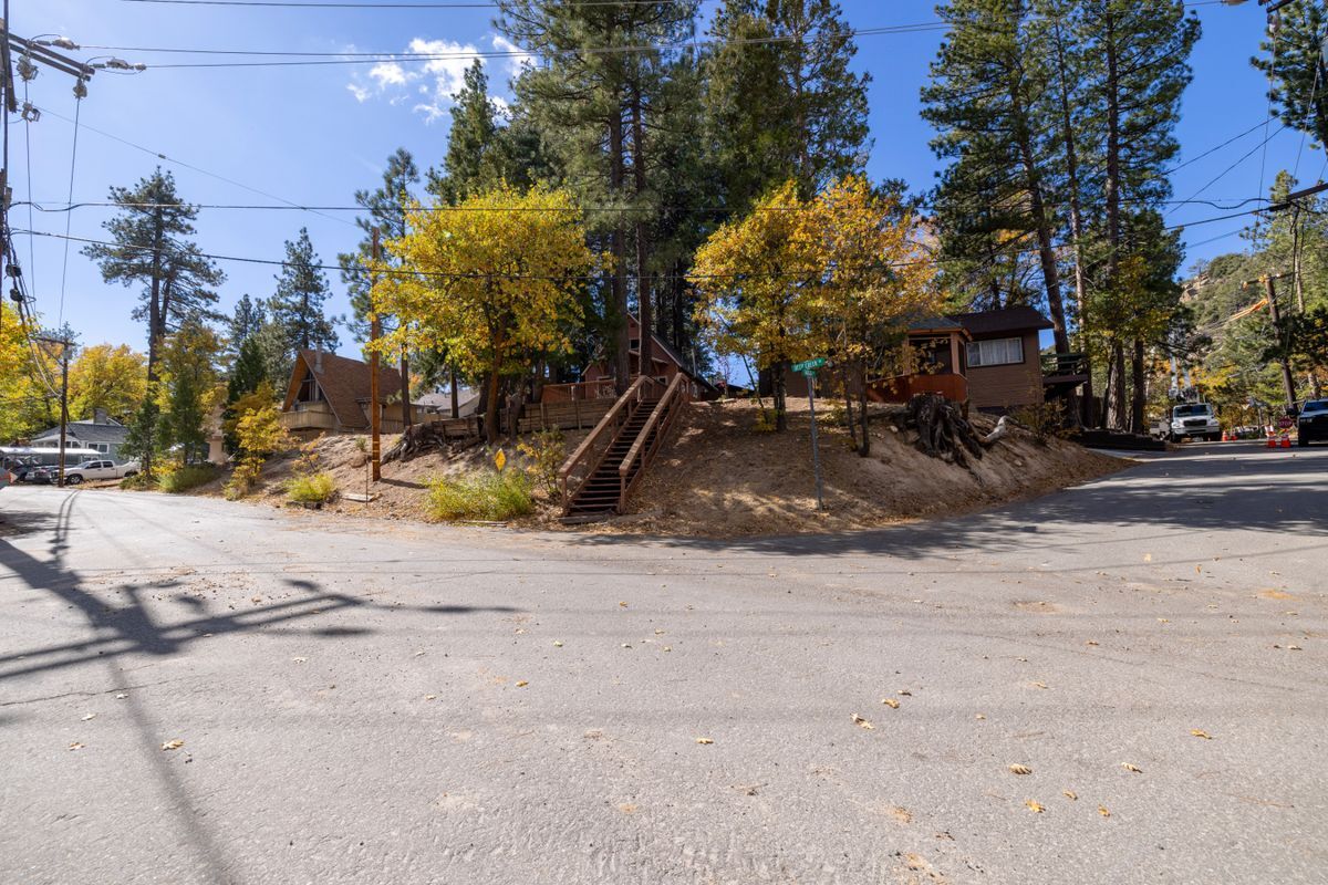 Foto principal - 2242 Deep Creek Dr