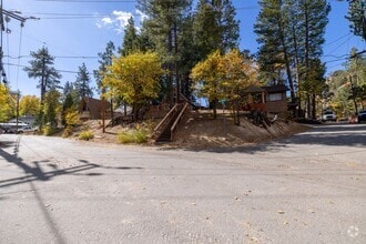 Building Photo - 2242 Deep Creek Dr