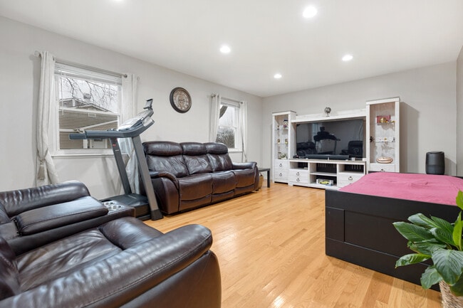 Building Photo - 818 Dunbar Ct