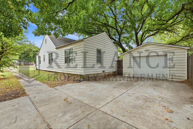 Foto del edificio - 703 S Grove Dr