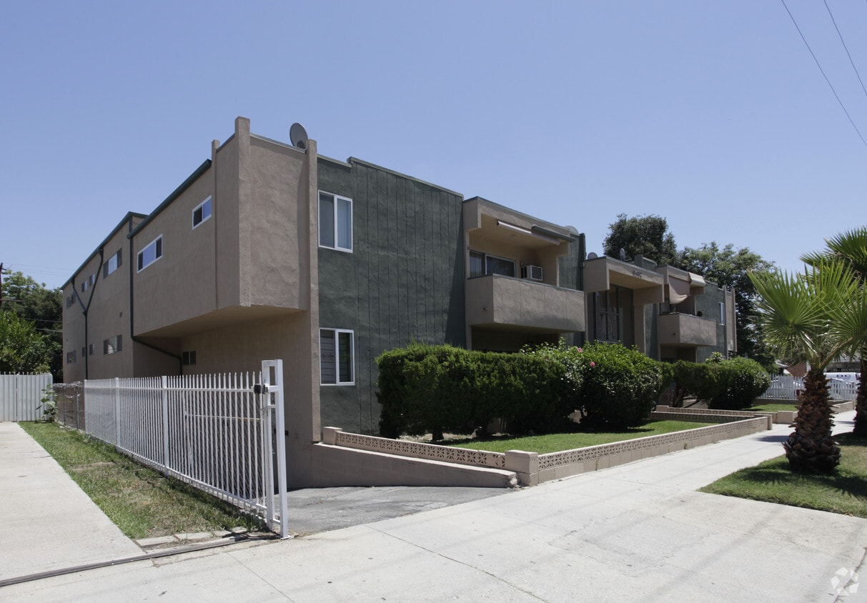 Primary Photo - 6432 Agnes Ave