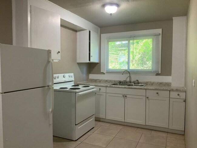Foto del edificio - 129 Brumley Ave NE