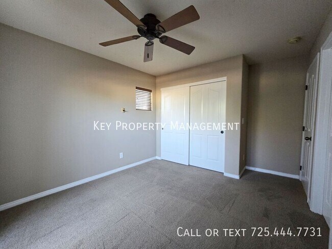 Foto del edificio - 2 BEDROOM HENDERSON HOME W/ DEN AND 1 CAR ...