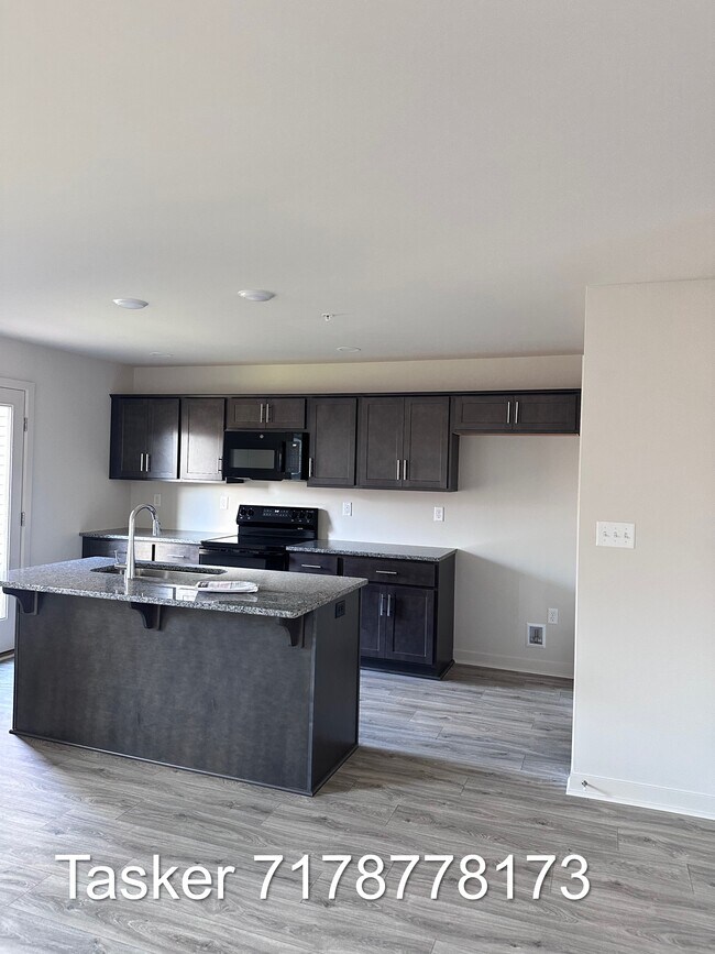 Foto del edificio - 7244 White Oak Blvd