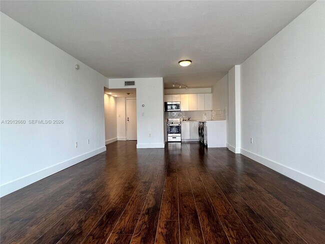 Foto del edificio - 5055 NW 7th St