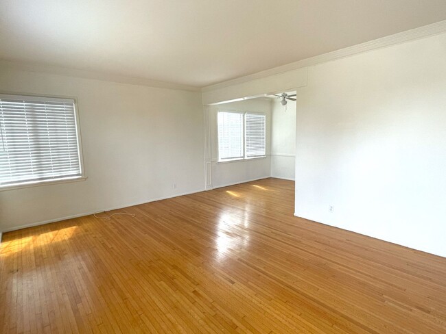 Building Photo - 1706 Pullman Ln