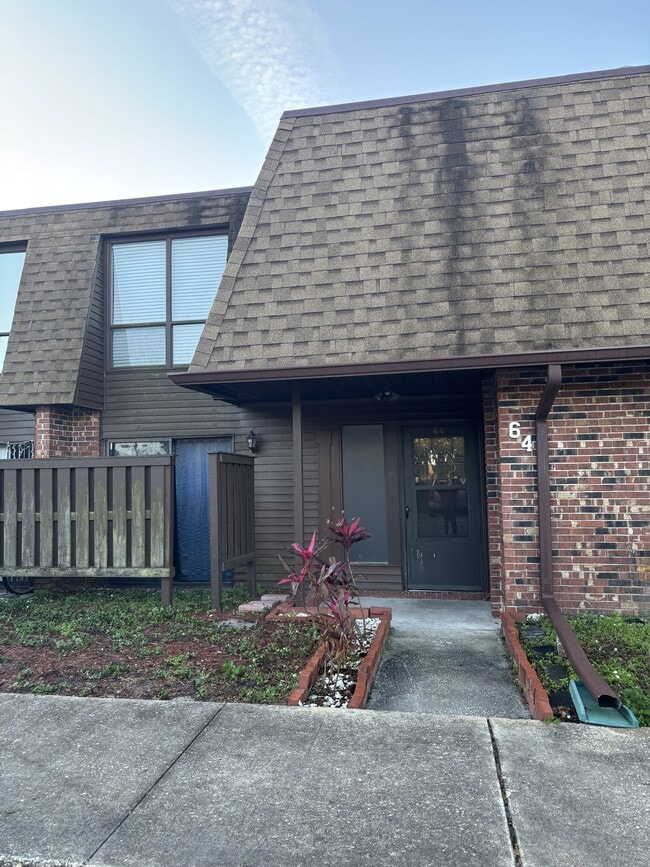 Building Photo - 1836 N Crystal Lake Dr