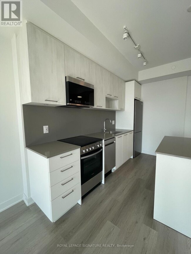 Building Photo - 40-2040 Lagerfeld Dr