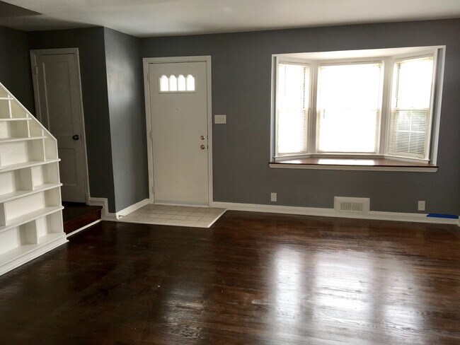 Building Photo - Charming 3 Bedroom Townhome in Loch Raven!