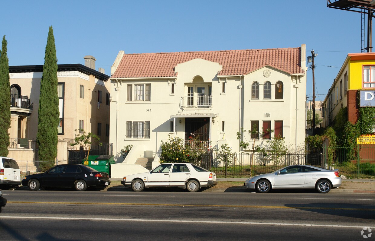 Foto del edificio - 313 S Rampart Blvd
