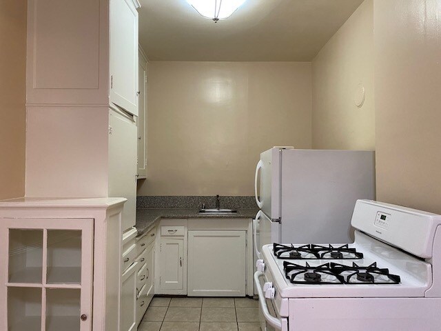 Foto del edificio - 476 Landfair Ave