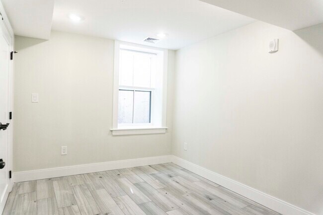 Foto del edificio - 79 Linden St