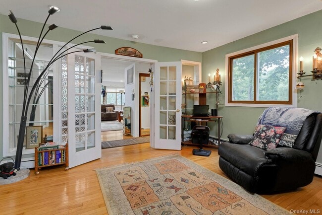 Foto del edificio - 934 Peekskill Hollow Rd