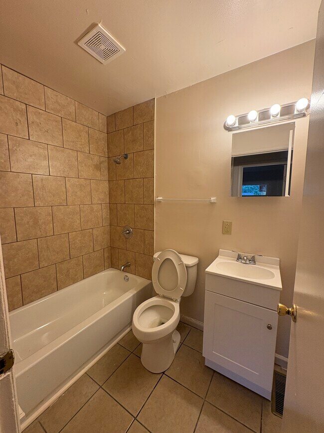 Foto del edificio - 4010 Middlehurst Ln