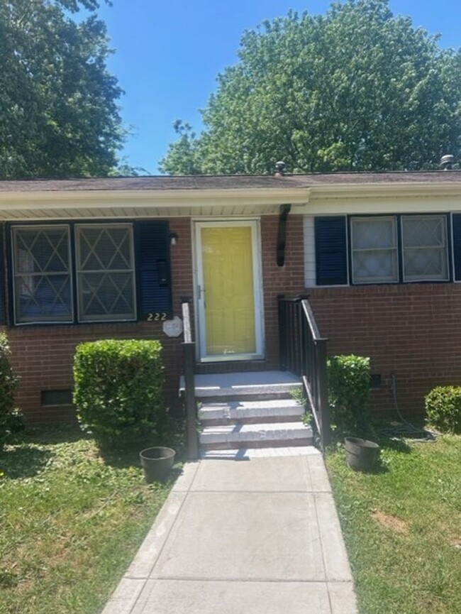 Building Photo - $500 off move in Special - 3 bedroom home