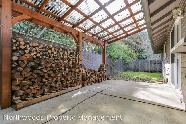 Building Photo - 3848 Peppertree Dr