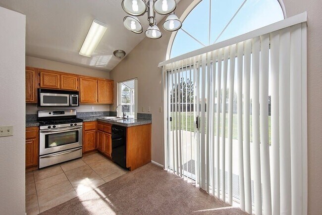 Building Photo - 22449 Shore View Ct