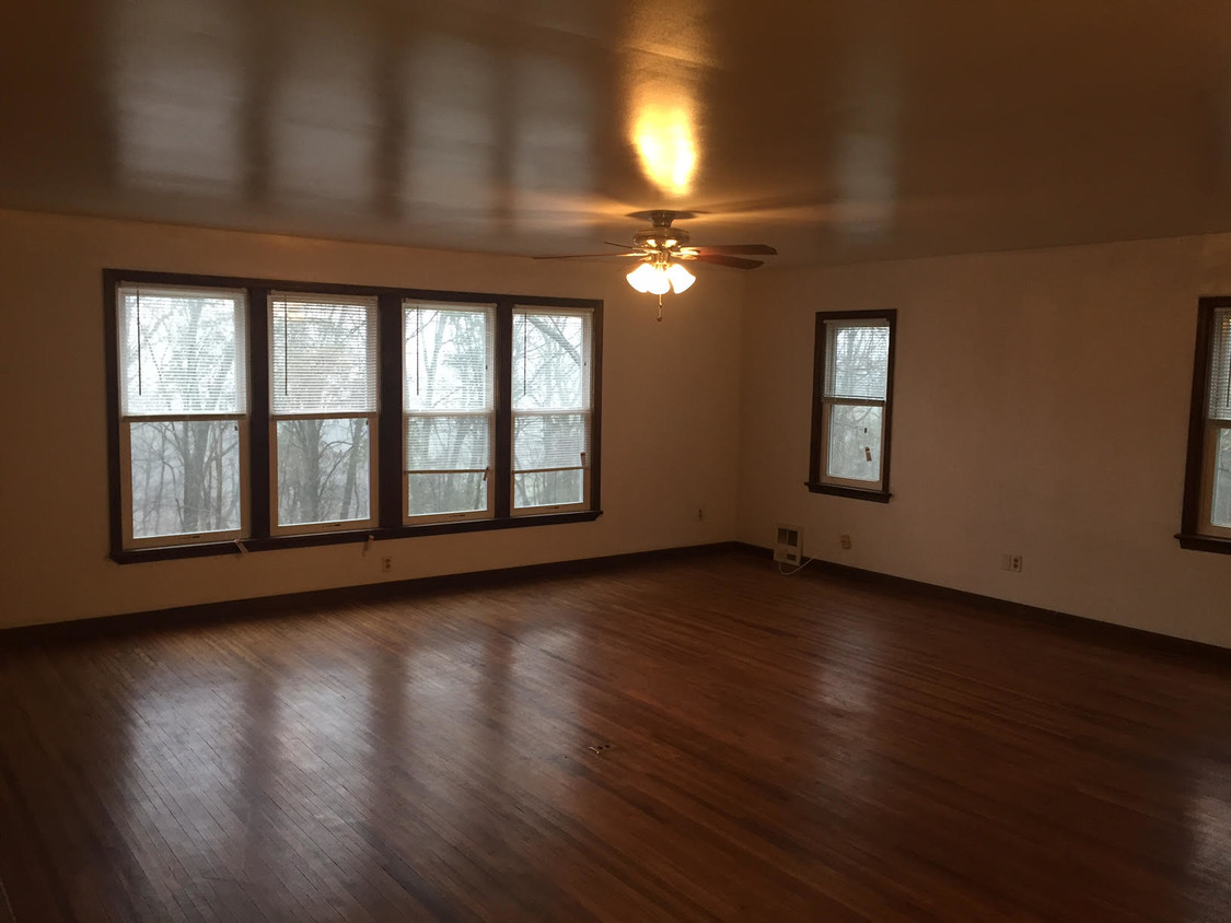 Living Room - 2081 Walters Rd