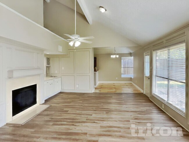 Foto del edificio - 3326 Doherty Pl